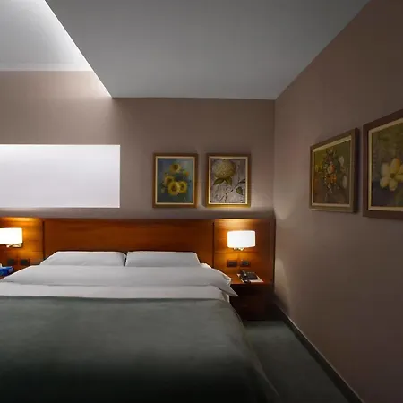 Nov Otel