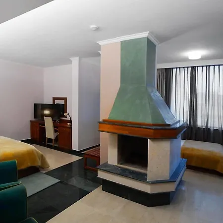 Otel Nov Tiran