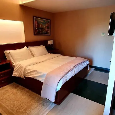 Nov Hotel 4*