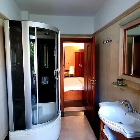 Nov Hotel
