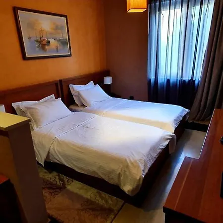 Nov Hotel 4*
